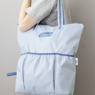 肩に掛けられる長めの持ち手が便利