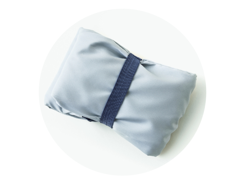 ゴムバンドで小さくまとめられる