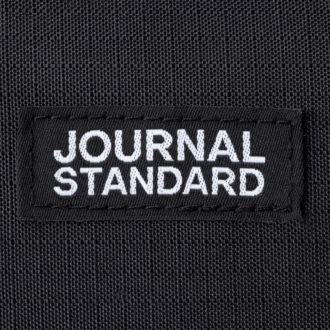 センターの織りネームが さりげないアクセント