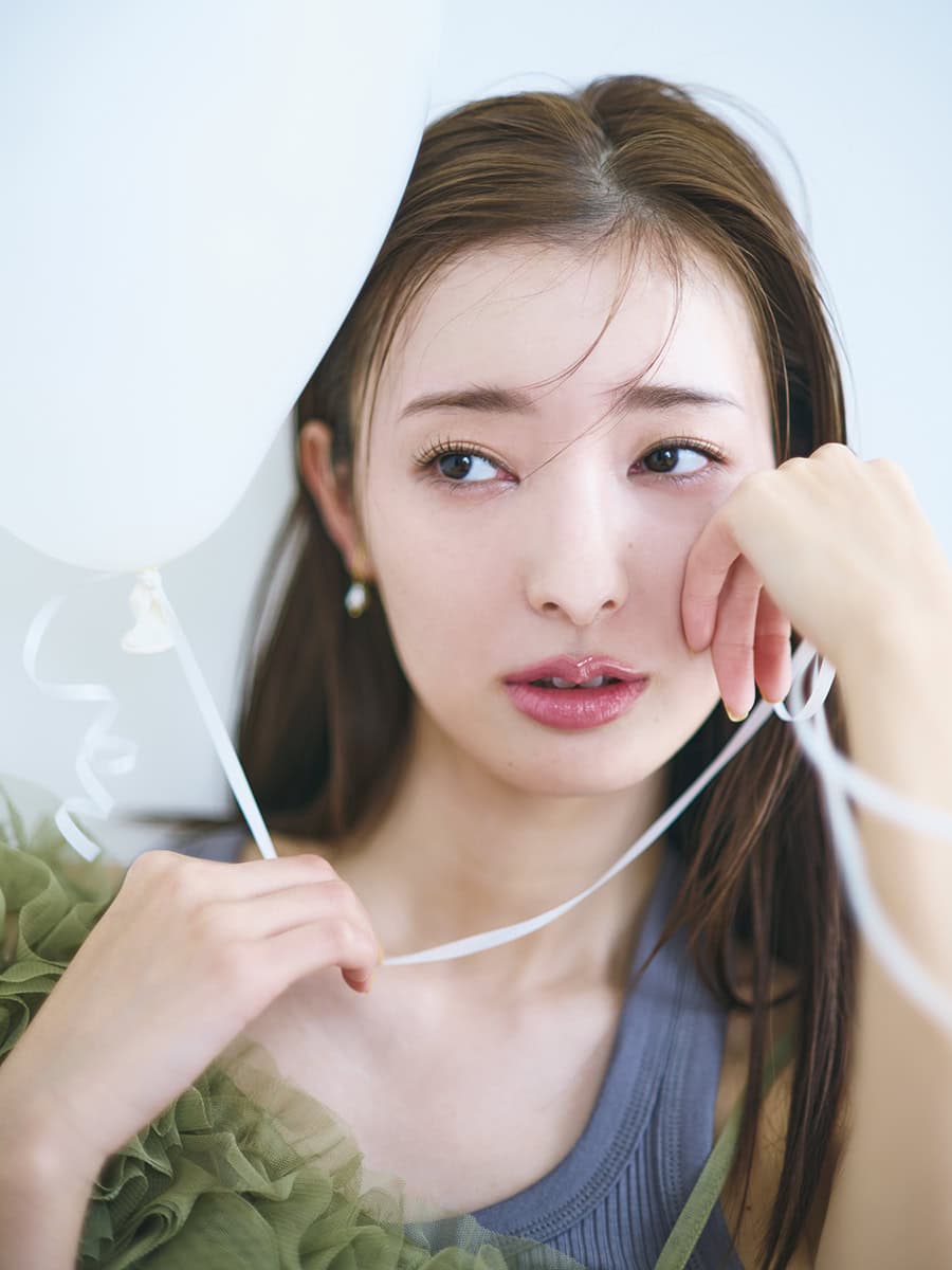 目元・頬の乾燥＆アイメイク崩れを劇的に変える、プロの神テク徹底解説　モデル＝宮本茉由