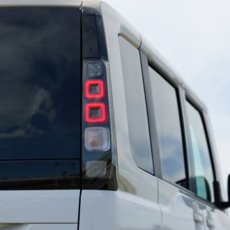 リアコンビネーションランプ