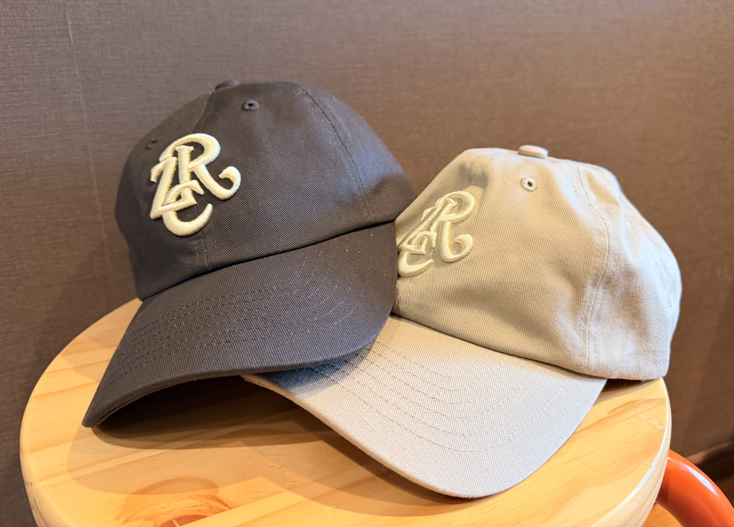 『ZHYVAGO COFFEE ROASTERY』のキャップ