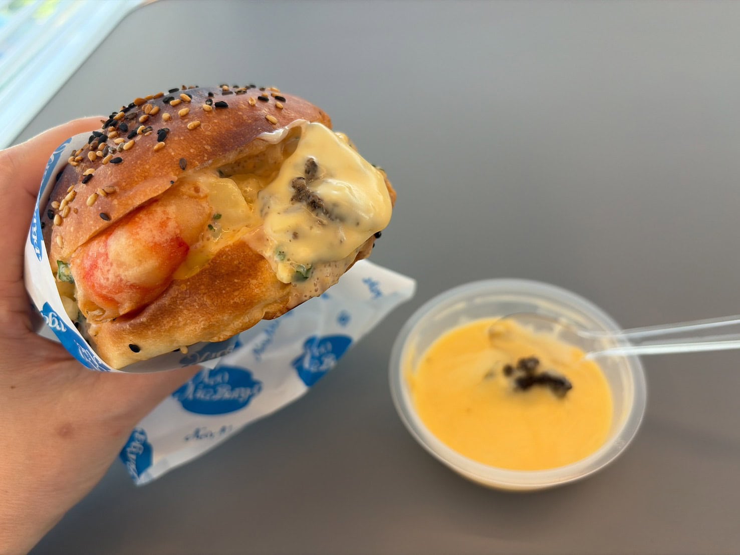 ネオナイスバーガー　ジャンキーチーズディップ　きのこソース　海老明太タルタルバーガー