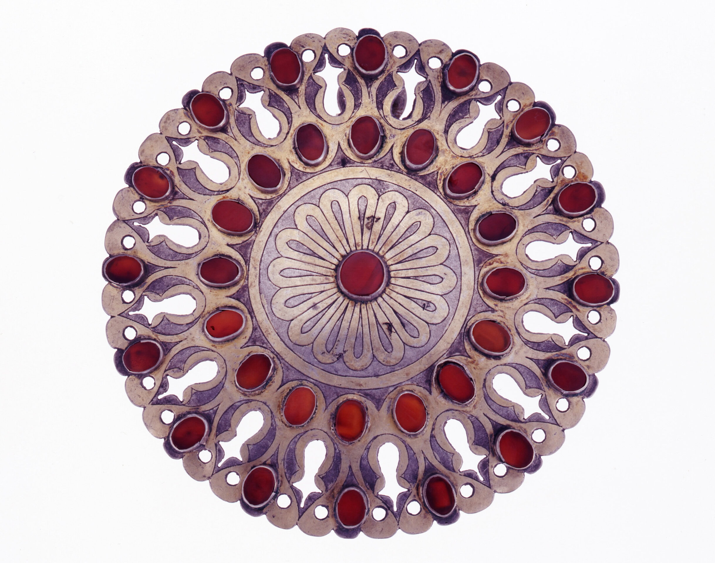 《飾りボタン（グルヤカ）》トルクメン人、ヒワ　19世紀中期　 広島県立美術館蔵