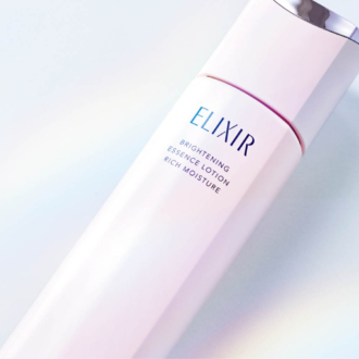 エリクシール ブライトニング ローションしっとりタイプ ca ［医薬部外品］170mL ￥3,740〈編集部調べ〉（エリクシール）