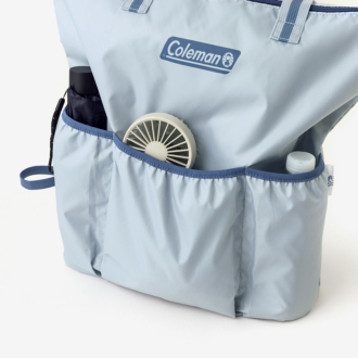 濡れた傘や冷たいペットボトルも収納可能な3つの外ポケット