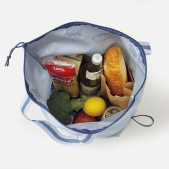 大容量で食料品の買い物にも便利