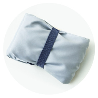 ゴムバンドで小さくまとめられる