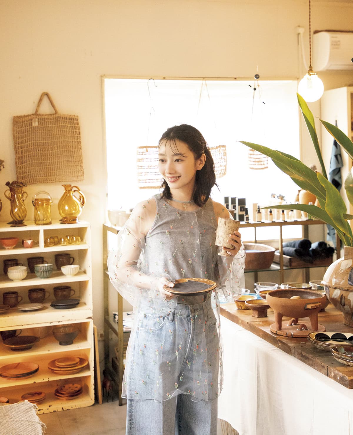 陶器、編み物、香り、アクセサリーなど店主の審美眼によるセレクトが楽しい