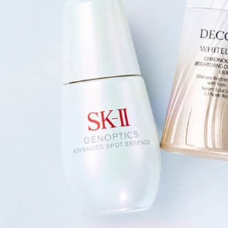 ジェノプティクスアドバンスド スポット エッセンス［医薬部外品］30mL ￥17,490〈編集部調べ〉（SK-Ⅱ）