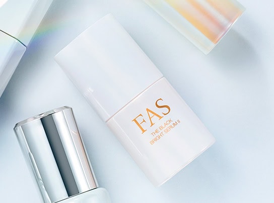 FAS ザ ブラック ブライトセラム Ⅱ［医薬部外品］30mL ￥12,100（シロク）
