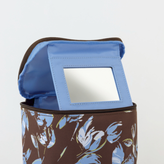 内蔵のミラーは立てて使える