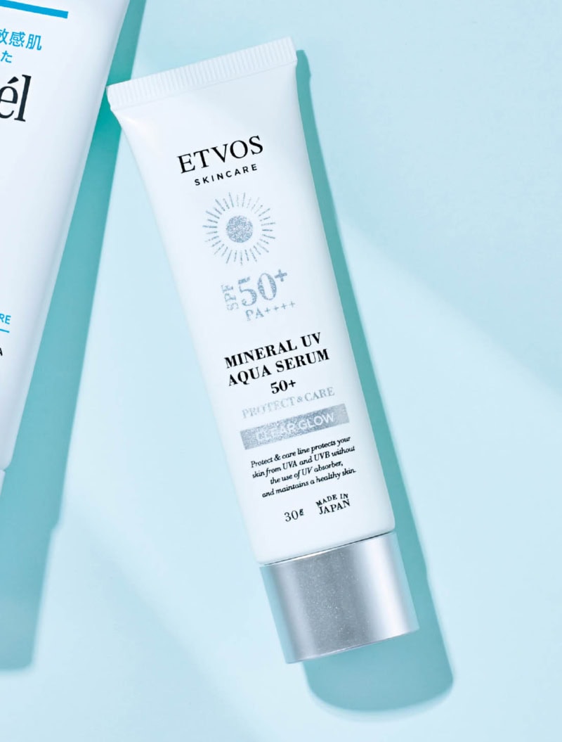 ミネラルUVアクアセラム50+ クリアグロウ SPF50+・PA++++ 30g ¥3,960(エトヴォス)