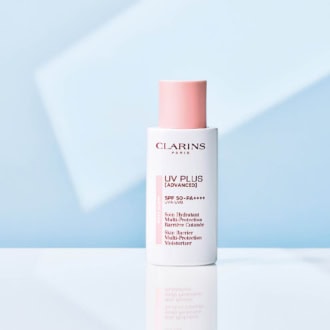 クラランス UV-プラス スキンバリア ロージーグロウSPF50・PA++++ UV耐水性★ 50mL ¥9,570(クラランス)