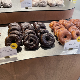 『生グレーズド』（302円）、『生グレーズド カカオ』（324円）