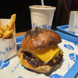 『テリヤキたまごサラダチーズバーガー』（760円）