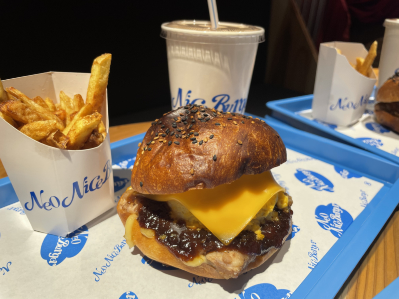 『テリヤキたまごサラダチーズバーガー』（760円）