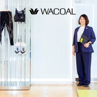 働くママのお仕事や暮らしに迫る人気連載。今回お話を伺ったのは、株式会社ワコールに勤務する丹松由美子さん。6歳と1歳6カ月の2人の女の子のママ。京都市にて夫と4人で暮らす。