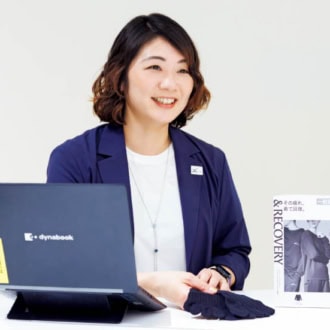 お仕事中の丹松由美子さん