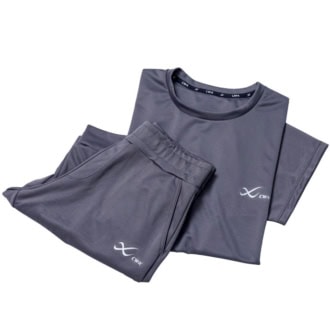 RECOVERYのリカバリーウエアのTシャツとボトムス