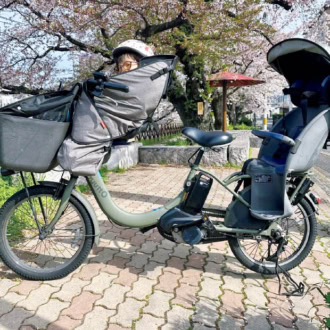 丹松一家の交通手段のひとつは自転車