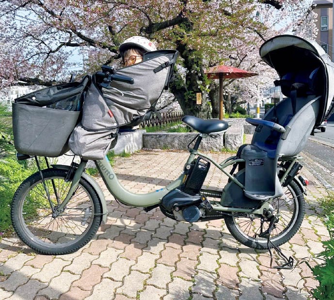 丹松一家の交通手段のひとつは自転車