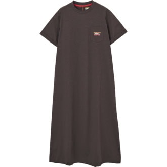 【L.L.Bean】吸水速乾機能を備えたポリエステル100％のTシャツワンピース。落ち感のあるロング丈。¥9,240（エル・エル・ビーン ジャパンエディション／エル・エル・ビーン カスタマーサービスセンター）