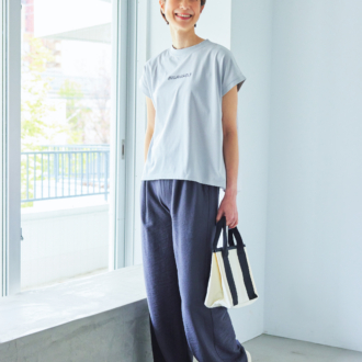 Tシャツ［アイスTシャツ］¥1,089／シーズン リーズン バイ リン アンド レッド、パンツ、キャップ、靴、バッグ／参考商品（すべてしまむら）