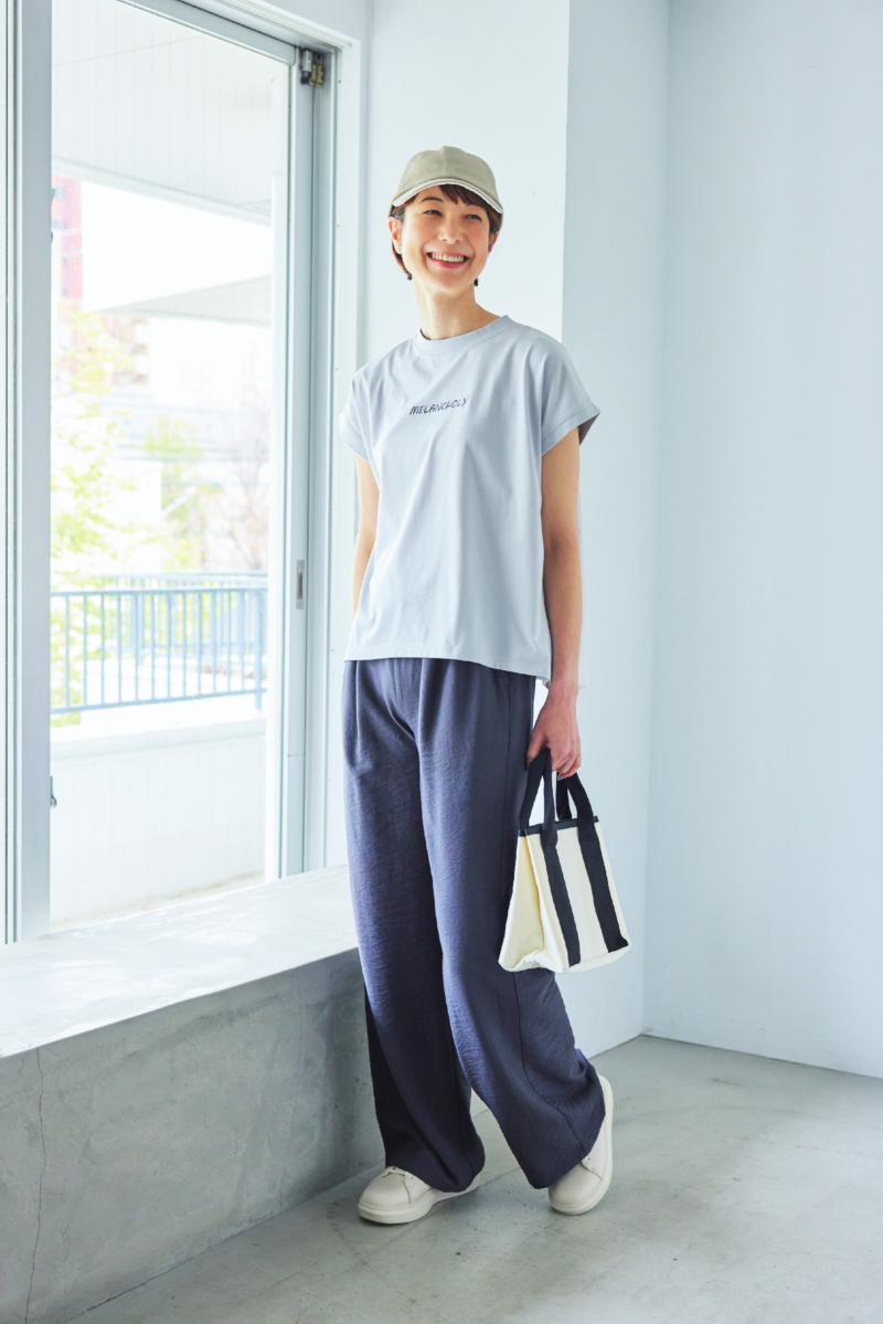 Tシャツ［アイスTシャツ］¥1,089／シーズン リーズン バイ リン アンド レッド、パンツ、キャップ、靴、バッグ／参考商品（すべてしまむら）