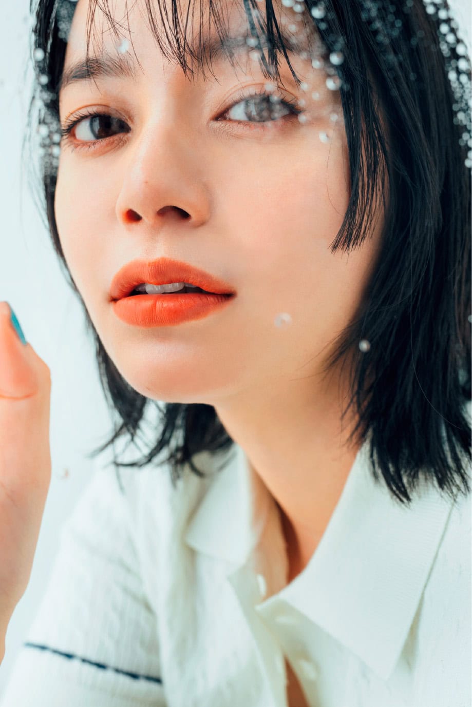 気分が上がる「高発色」リップ3選　モデル＝岸本セシル
