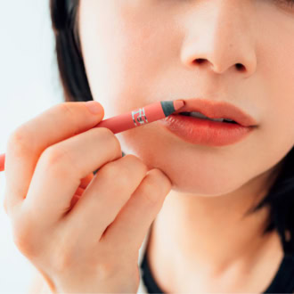 【Lip】ライナーの仕込みで、ぼんやりリップを回避