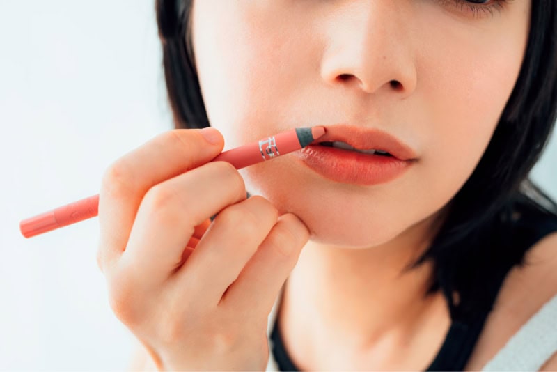 【Lip】ライナーの仕込みで、ぼんやりリップを回避