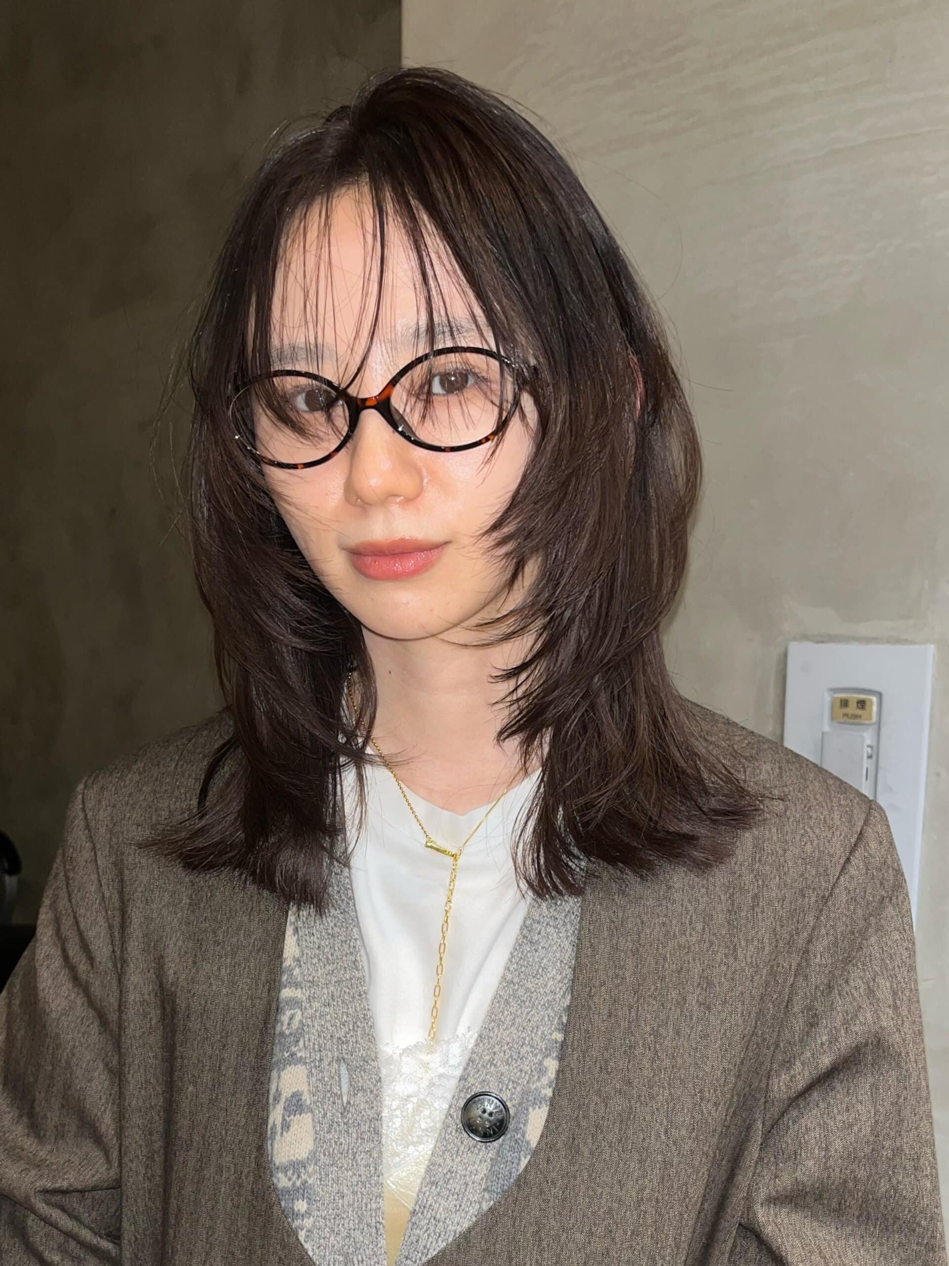 30代ヘアスタイル、ミディアムウルフ、vetica