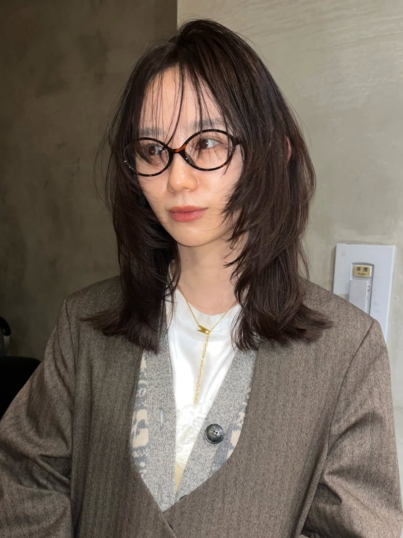 30代ヘアスタイル、ミディアムウルフ、vetica