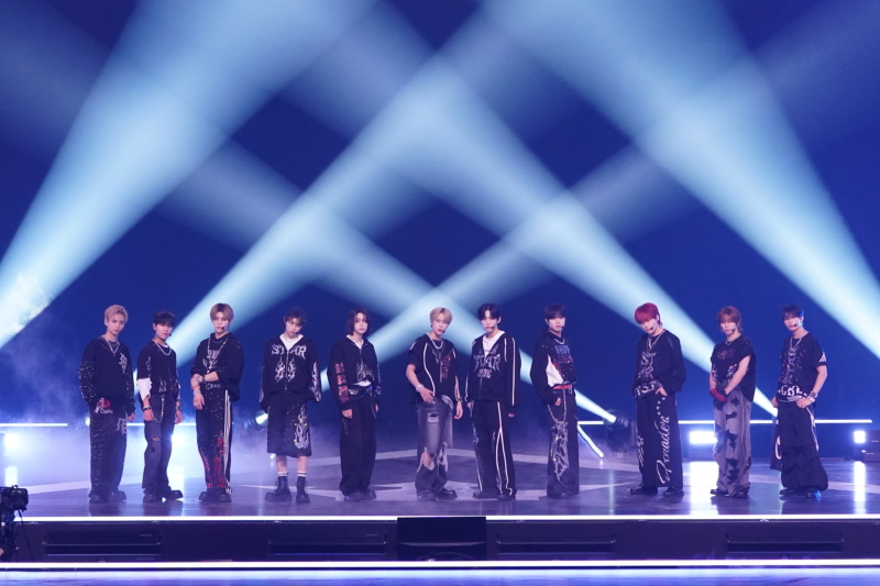 「BORN TO BE」