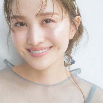 百田夏菜子さんが実践！ハイライトを効かせた透明感メイク