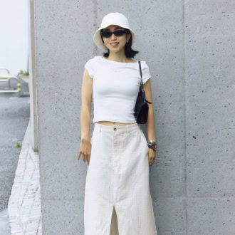 【30代スナップ】ユニクロの神サングラスで即こなれる！夏の洗練オールホワイトコーデ