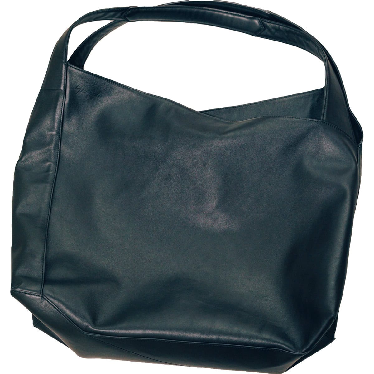 InRed Icons 原田美和さんのmy Bag。Yohji Yamamotoの軽量なレザーが好ポイントの大きめなトート。