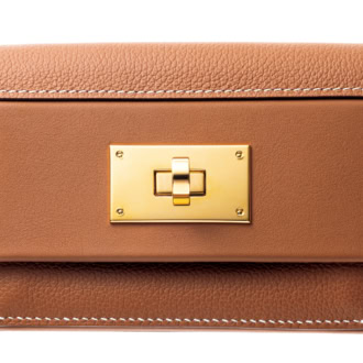 財布［H8.5×W11］¥577,500（エルメス／エルメスジャポン）