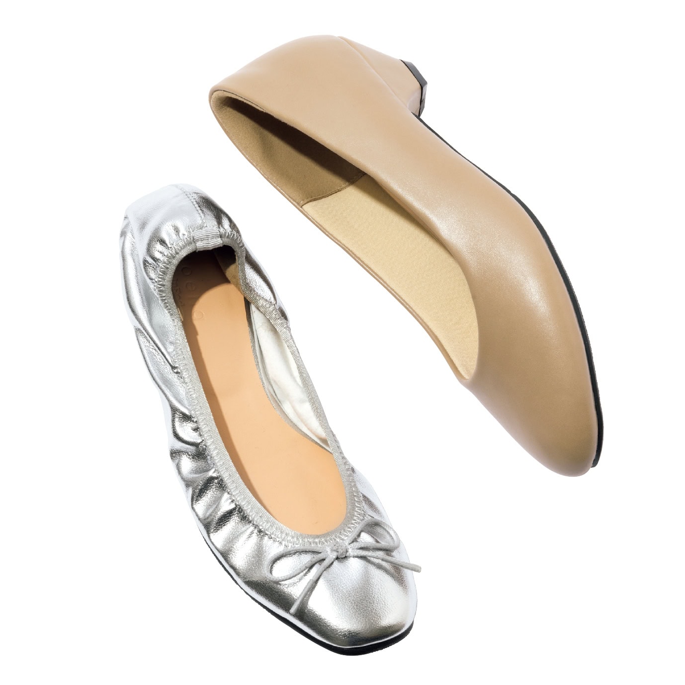 （右）3㎝ヒールパンプス￥5,390（左）バレエシューズ￥5,390（ともにsoena by InRed）