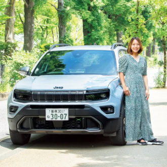 女性も乗りやすいタフさが魅力！【ジープのSUVアベンジャー】をレポート