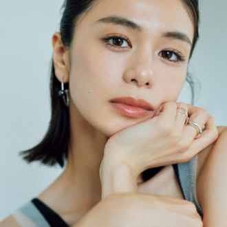 他人と比べて落ち込む日に。30代の心を整える「下まぶたメイク」とは? _3 モデル=佐藤晴美