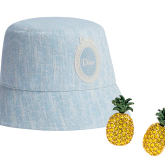 「キラキラの輝きが夏!」(H)イヤリング¥110,000、 新アイコンの“ディオール メダリオン”がアクセント。ハット¥115,000(ともにディオール/クリスチャン ディオール)
