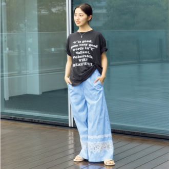 【30代スナップ】「ビッグT×レースパンツ」ラフなのに女っぽい！体型カバーも叶うお手本コーデ
