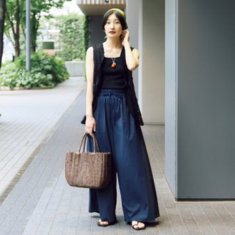 【30代スナップ】猛暑でも「涼しくお洒落」を諦めない！UVカット・接触冷感パンツ＆夏小物でつくるお手本コーデ