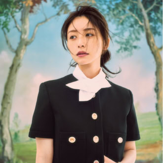 【長濱ねる】ルイ・ヴィトンと奏でる、ナチュラルな佇まいと凛とした存在感