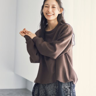 プルオーバー¥1,639（シーズン リーズン バイ リン アンド レッド）、パンツ（参考商品／しまむら）