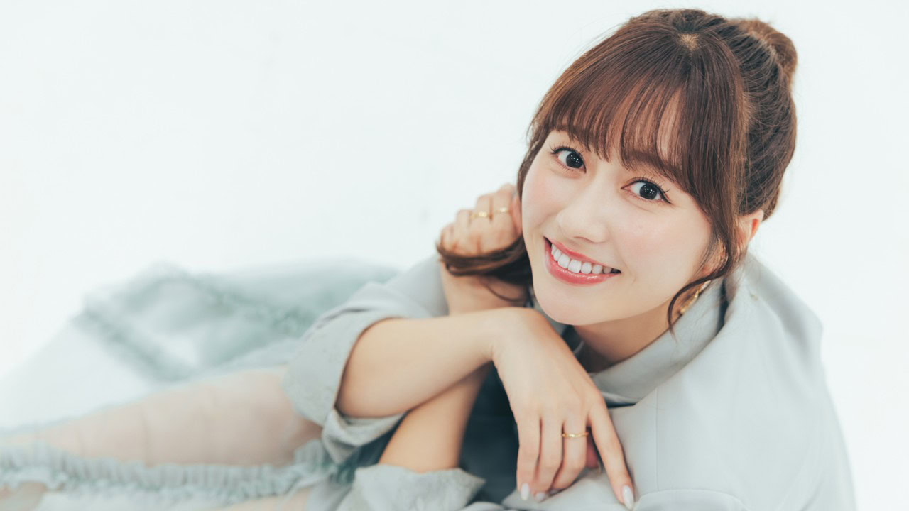 【佐々木彩夏】「あーりんと一緒にご飯を食べてる気持ちに」写真集に込めた想いと食への情熱、撮影時のほっこりエピソードも